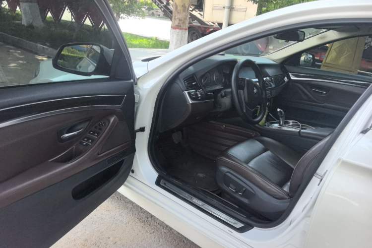 Used BMW 5 Series 2014 525Li Luxury Design Package Driver Seat