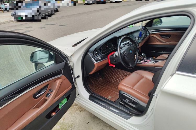 Used BMW 5 Series 2014 520i Elegant Edition Driver Seat