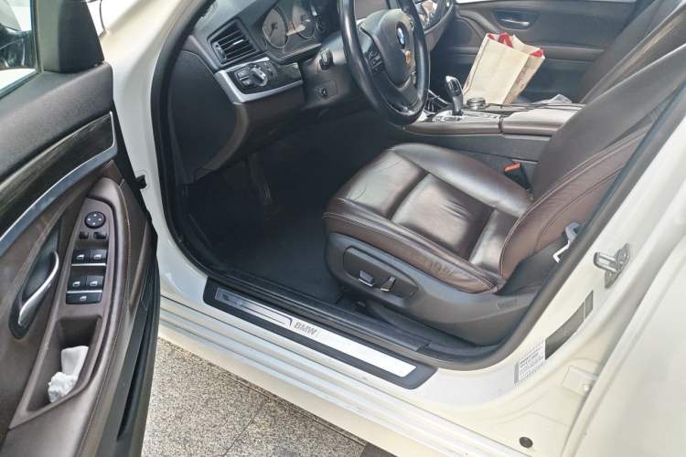 Used BMW 5 Series 2014 525Li Luxury Design Package Driver Seat