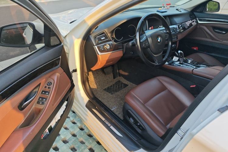 Used BMW 5 Series 2014 528Li xDrive Premium Edition Driver Seat