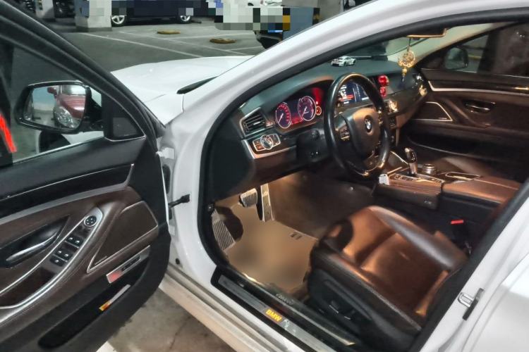 Used BMW 5 Series 2014 525Li Luxury Design Package Driver Seat