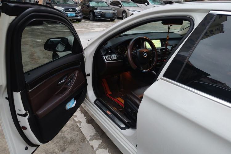 Used BMW 5 Series 2014 525Li Luxury Design Package Driver Seat