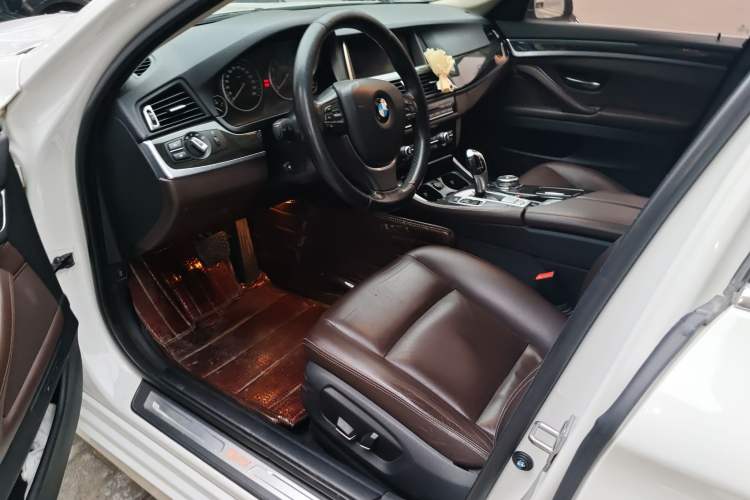 Used BMW 5 Series 2014 525Li Luxury Design Package Driver Seat