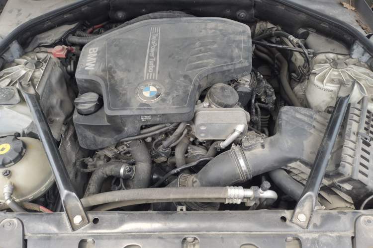 Used BMW 5 Series 2014 520Li Elegant Model Engine Bay