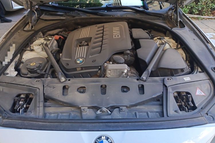 Used BMW 5 Series 2014 530Li Leading Model Engine Bay