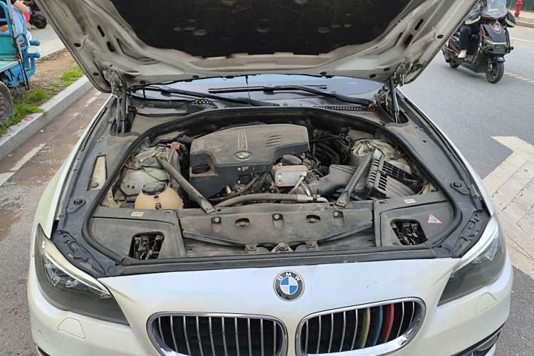 Used BMW 5 Series 2014 525Li Luxury Design Package Engine Bay