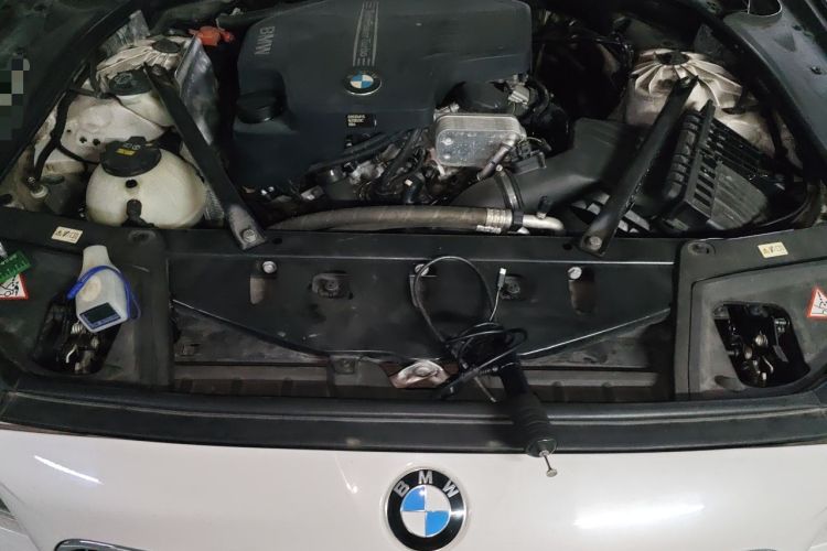 Used BMW 5 Series 2014 525Li Luxury Design Package Engine Bay