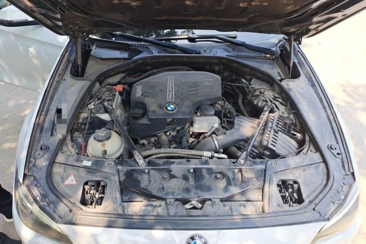 Used BMW 5 Series 2014 528Li Leading Model Engine Bay
