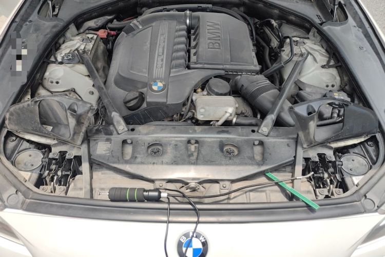 Used BMW 5 Series 2014 535Li Leading Model Engine Bay