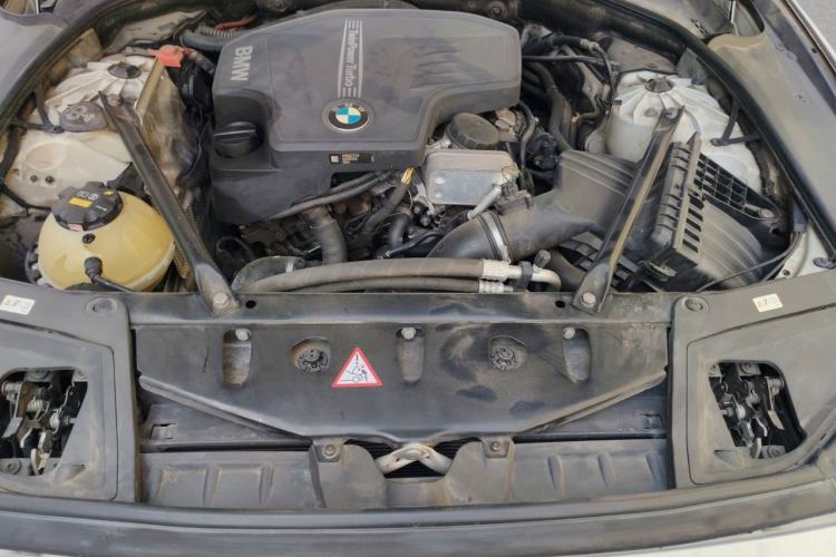 Used BMW 5 Series 2014 525Li Leading Model Engine Bay
