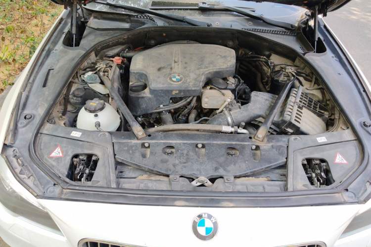 Used BMW 5 Series 2014 520Li Elegant Model Engine Bay
