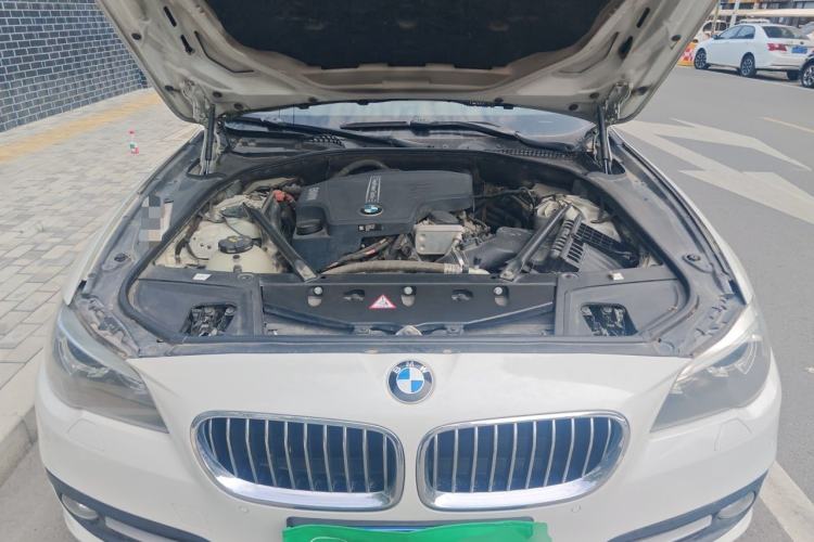 Used BMW 5 Series 2014 520Li Elegant Model Engine Bay