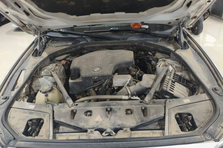 Used BMW 5 Series 2014 525Li Luxury Design Package Engine Bay