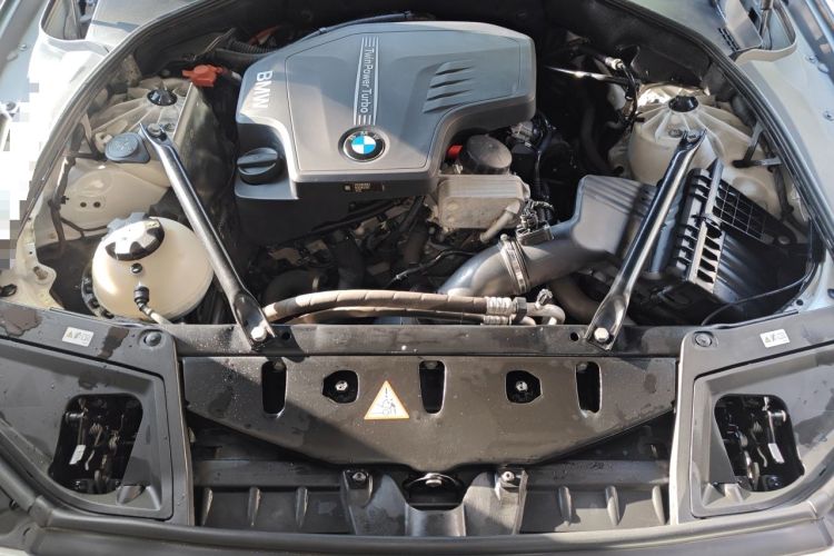 Used BMW 5 Series 2014 520Li Elegant Model Engine Bay