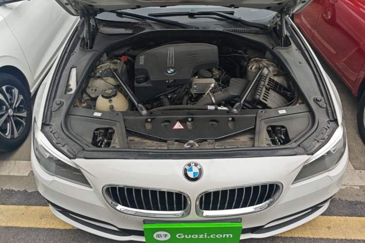 Used BMW 5 Series 2014 525Li Leading Model Engine Bay