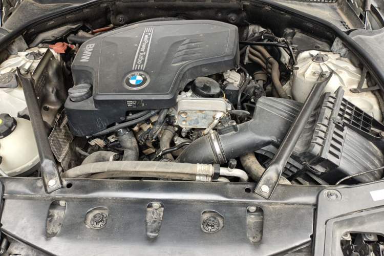 Used BMW 5 Series 2014 525Li Luxury Design Package Engine Bay