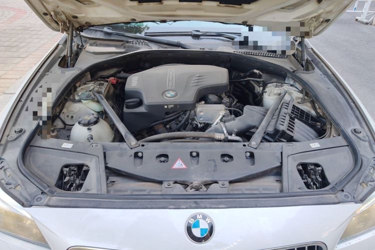 Used BMW 5 Series 2014 520Li Elegant Model Engine Bay