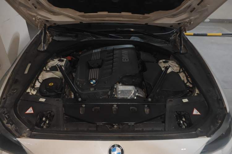 Used BMW 5 Series 2014 530Li Leading Model Engine Bay