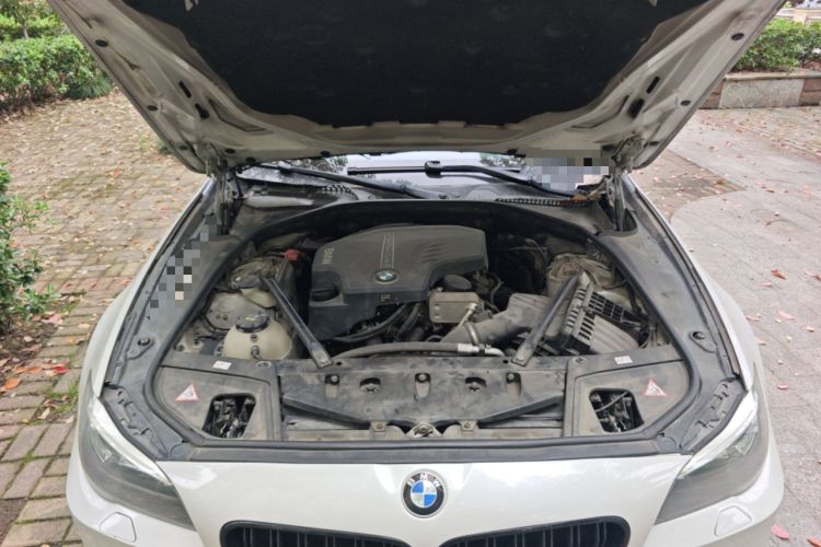 Used BMW 5 Series 2014 520Li Elegant Model Engine Bay