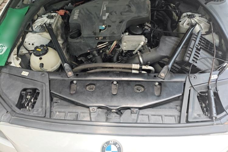 Used BMW 5 Series 2014 528Li Leading Model Engine Bay