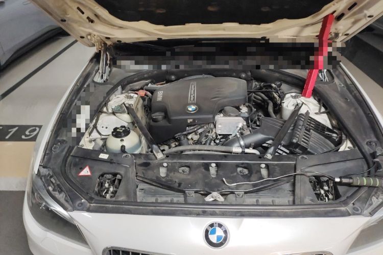 Used BMW 5 Series 2014 525Li Luxury Design Package Engine Bay