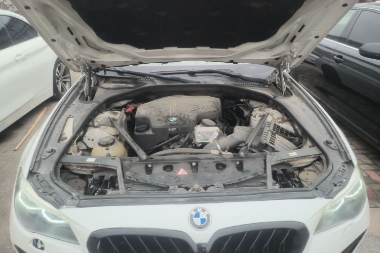 Used BMW 5 Series 2014 525Li Luxury Design Package Engine Bay