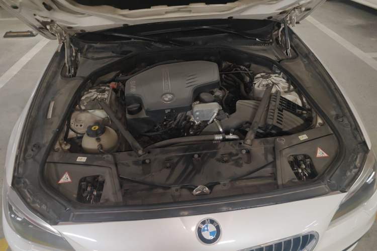 Used BMW 5 Series 2014 520Li Elegant Model Engine Bay