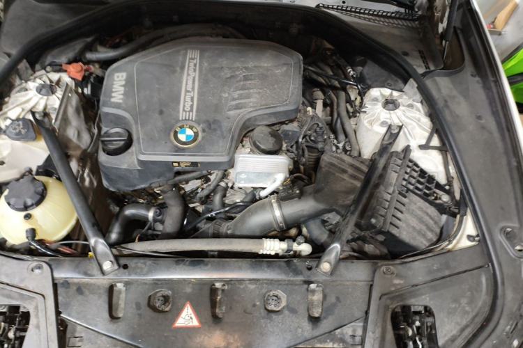 Used BMW 5 Series 2014 525Li Luxury Design Package Engine Bay