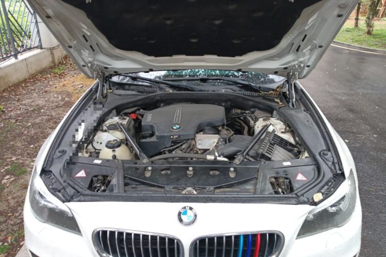 Used BMW 5 Series 2014 525Li Leading Model Engine Bay
