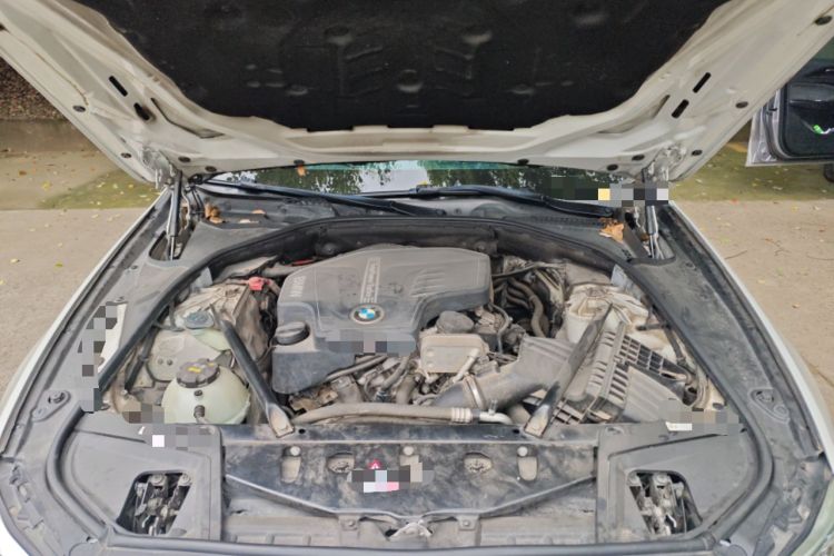 Used BMW 5 Series 2014 525Li Luxury Design Package Engine Bay