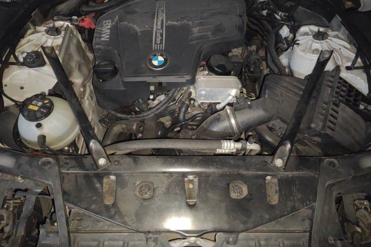 Used BMW 5 Series 2014 525Li Leading Model Engine Bay