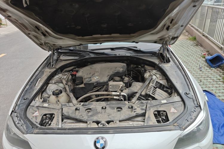 Used BMW 5 Series 2014 520Li Elegant Model Engine Bay