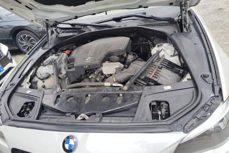 Used BMW 5 Series 2014 525Li Luxury Design Package Engine Bay