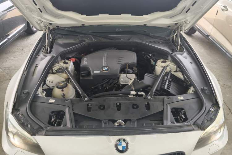 Used BMW 5 Series 2014 520i Elegant Edition Engine Bay
