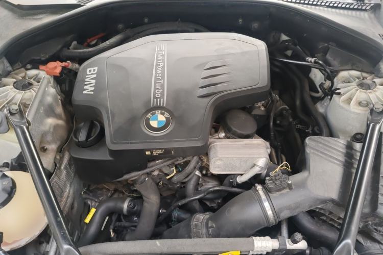 Used BMW 5 Series 2014 525Li Luxury Design Package Engine Bay