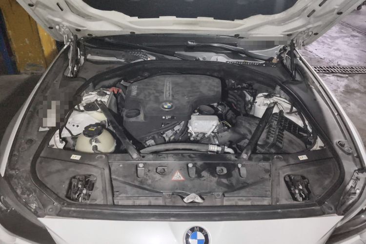 Used BMW 5 Series 2014 525Li Luxury Design Package Engine Bay