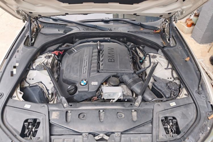 Used BMW 5 Series 2014 535i Design Package Model Engine Bay