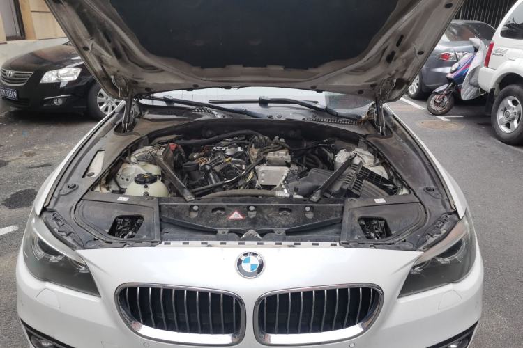 Used BMW 5 Series 2014 525Li Luxury Design Package Engine Bay