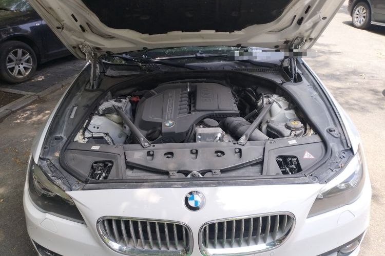 Used BMW 5 Series 2014 535Li Leading Model Engine Bay