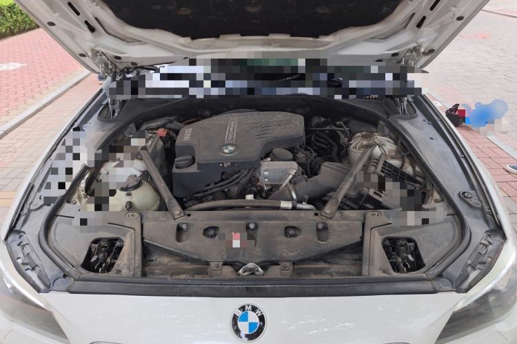 Used BMW 5 Series 2014 528Li Leading Model Engine Bay