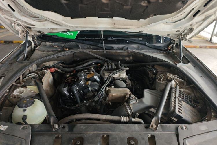 Used BMW 5 Series 2014 525Li Luxury Design Package Engine Bay