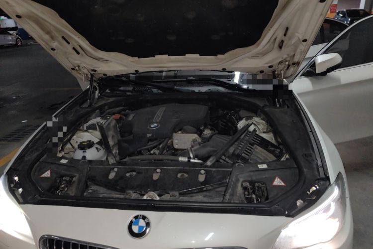 Used BMW 5 Series 2014 520Li Elegant Model Engine Bay