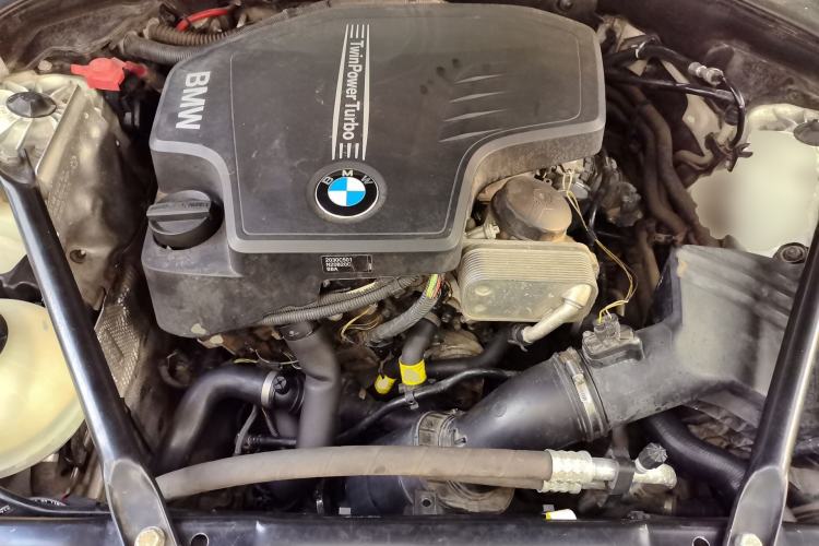 Used BMW 5 Series 2014 525Li Leading Model Engine Bay