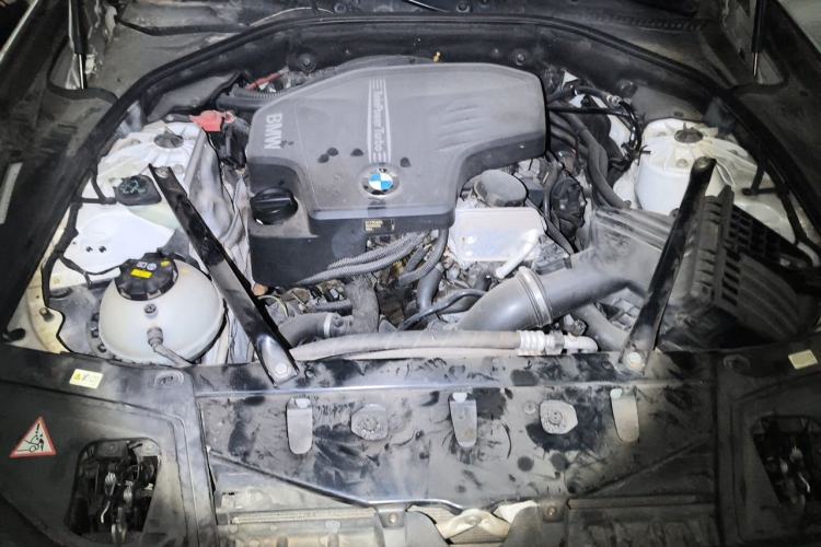 Used BMW 5 Series 2014 525Li Luxury Design Package Engine Bay