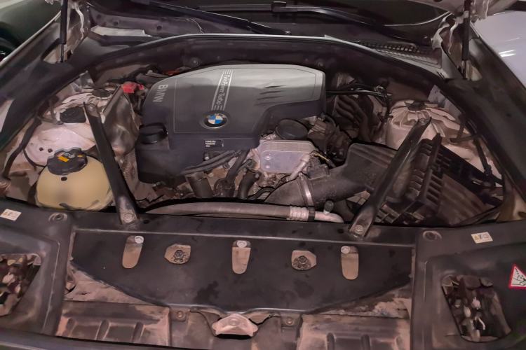 Used BMW 5 Series 2014 520Li Elegant Model Engine Bay