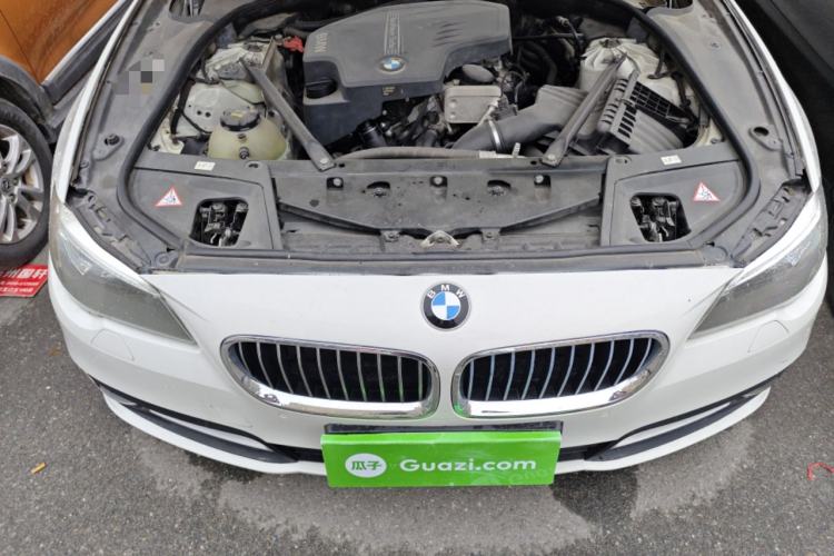 Used BMW 5 Series 2014 525Li Leading Model Engine Bay