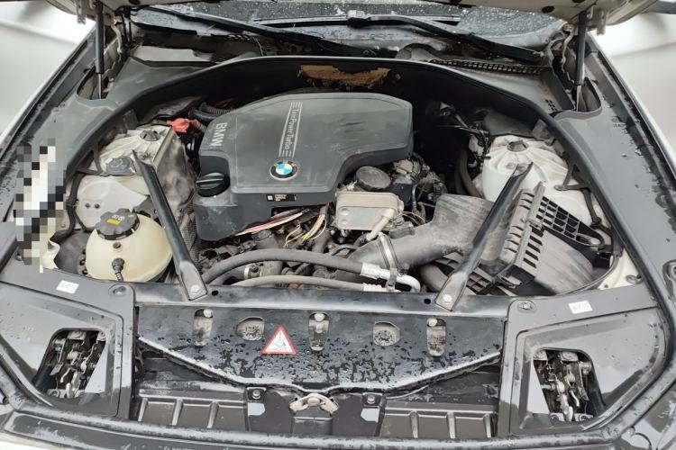 Used BMW 5 Series 2014 525Li Leading Model Engine Bay