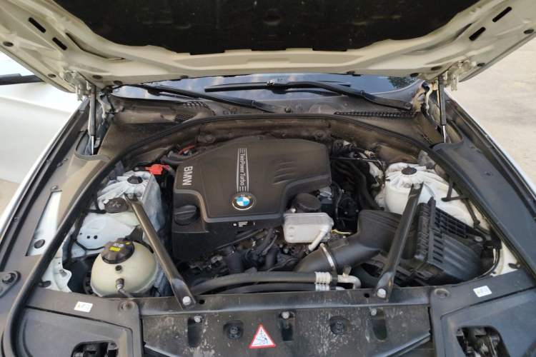 Used BMW 5 Series 2014 525Li Luxury Design Package Engine Bay