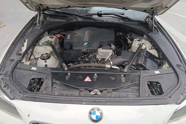 Used BMW 5 Series 2014 520Li Elegant Model Engine Bay