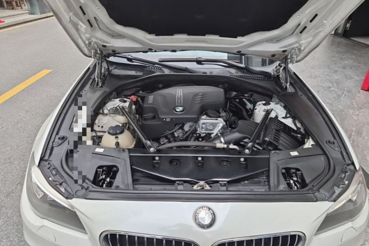 Used BMW 5 Series 2014 520i Touring Edition Engine Bay